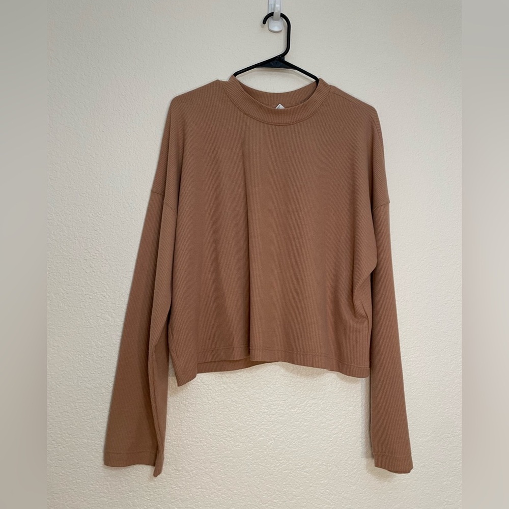 Relaxed Ribbed Crewneck Sweatshirt in Tan